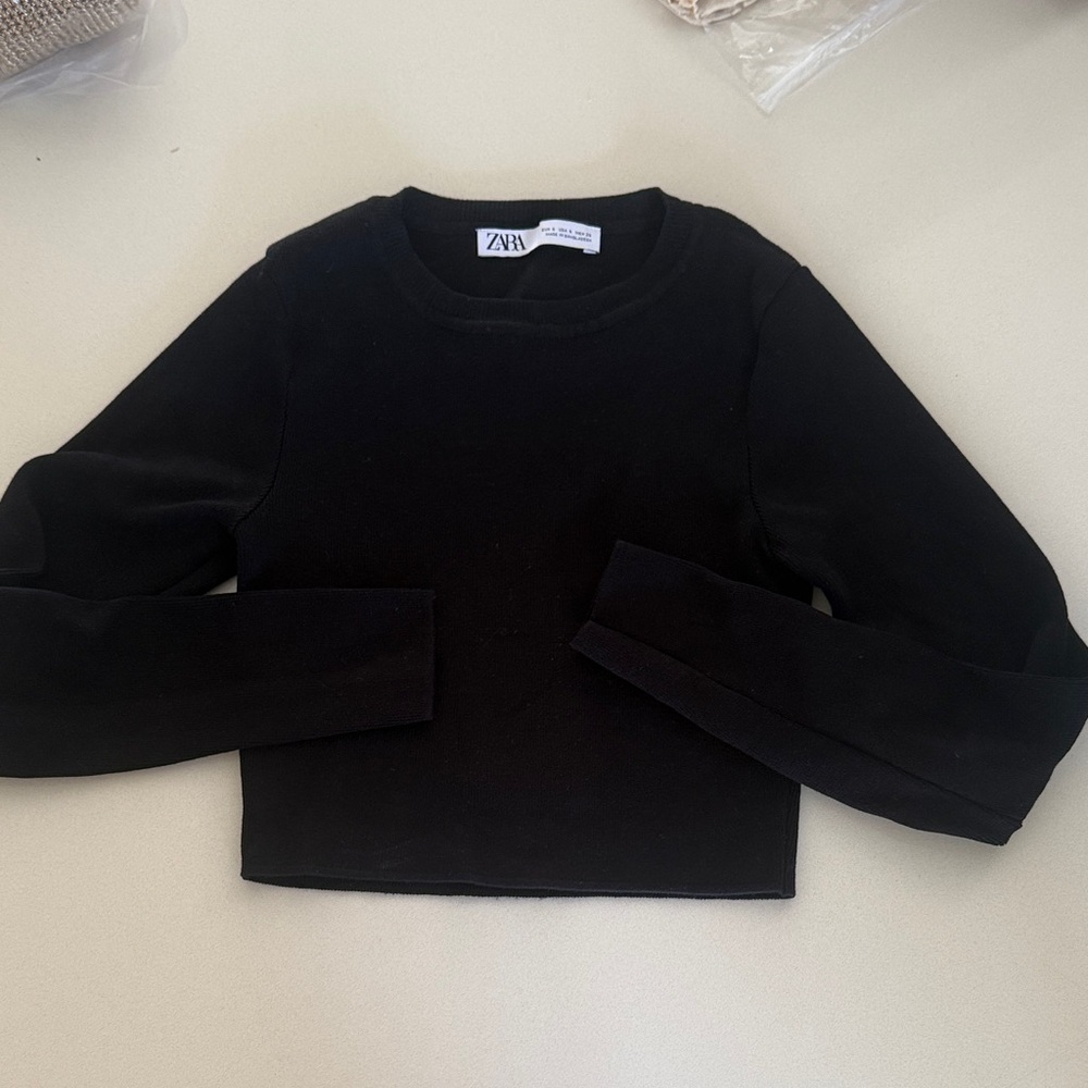 Zara Black Cropped Crew Neck Sweater